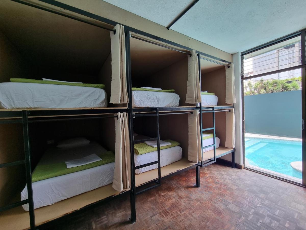 Central 10 Boutique Hostel Ville de Guatemala Extérieur photo
